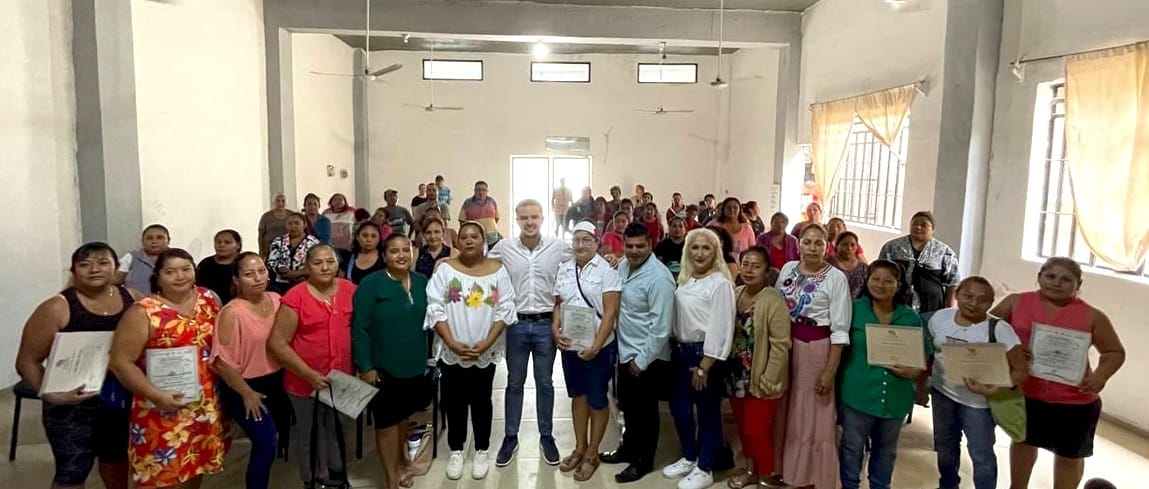 Certifica SEDESO a mujeres participantes en huertos comunitarios