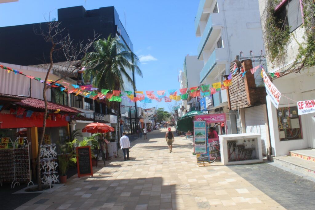 Matan a golpes a turista en un bar de la Quinta Avenida