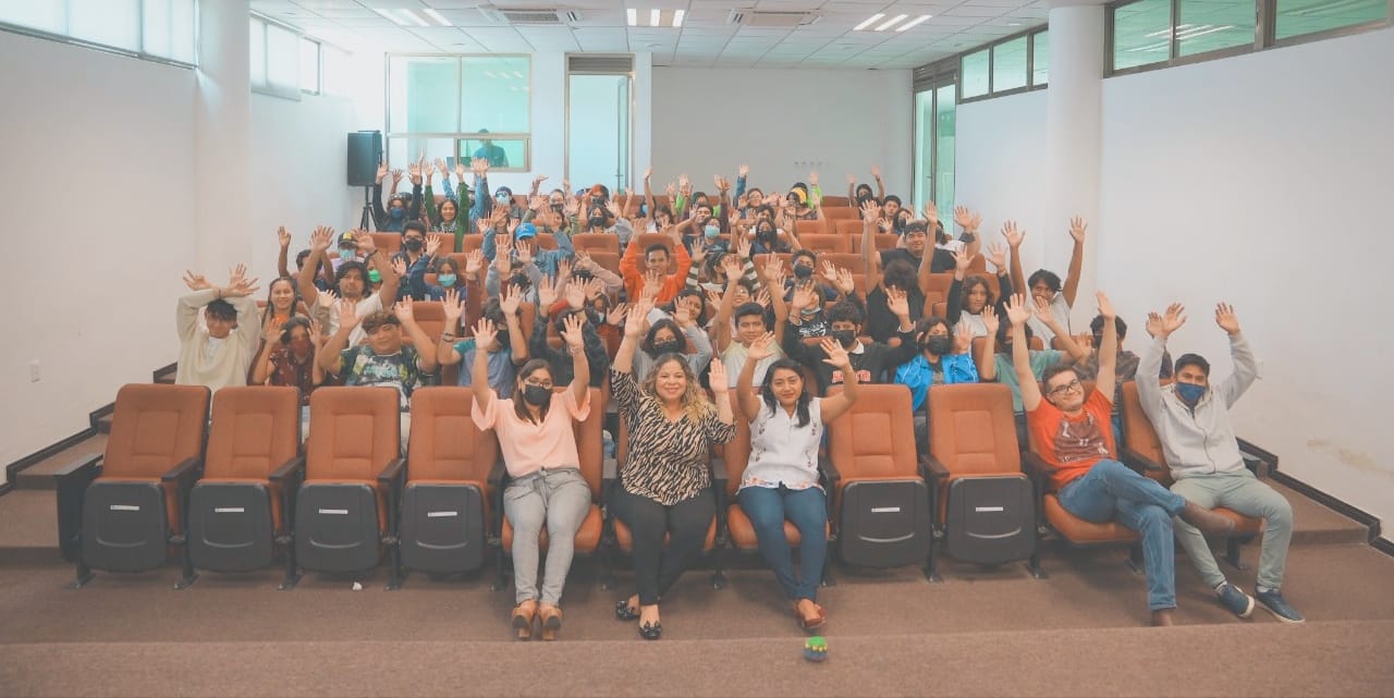 Imparte IQM platicas a estudiantes sobre “Derechos Humanos de las Mujeres”