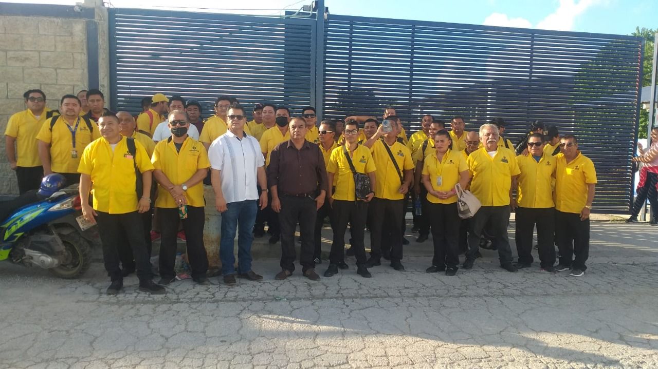 Trabajadores de Airport Cab se declaran en paro al no recibir quincena