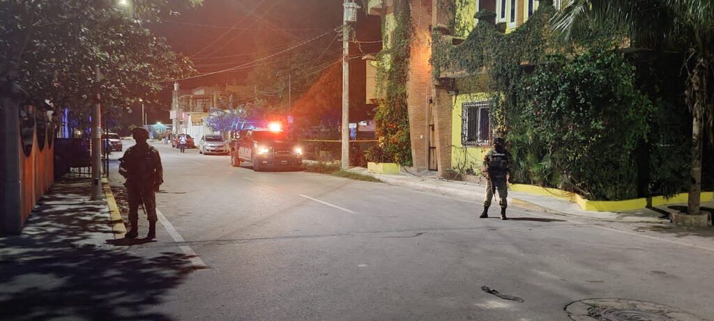 Se incendia pirotecnia asegurada en los patios de la Estación de Bomberos de Playa del Carmen