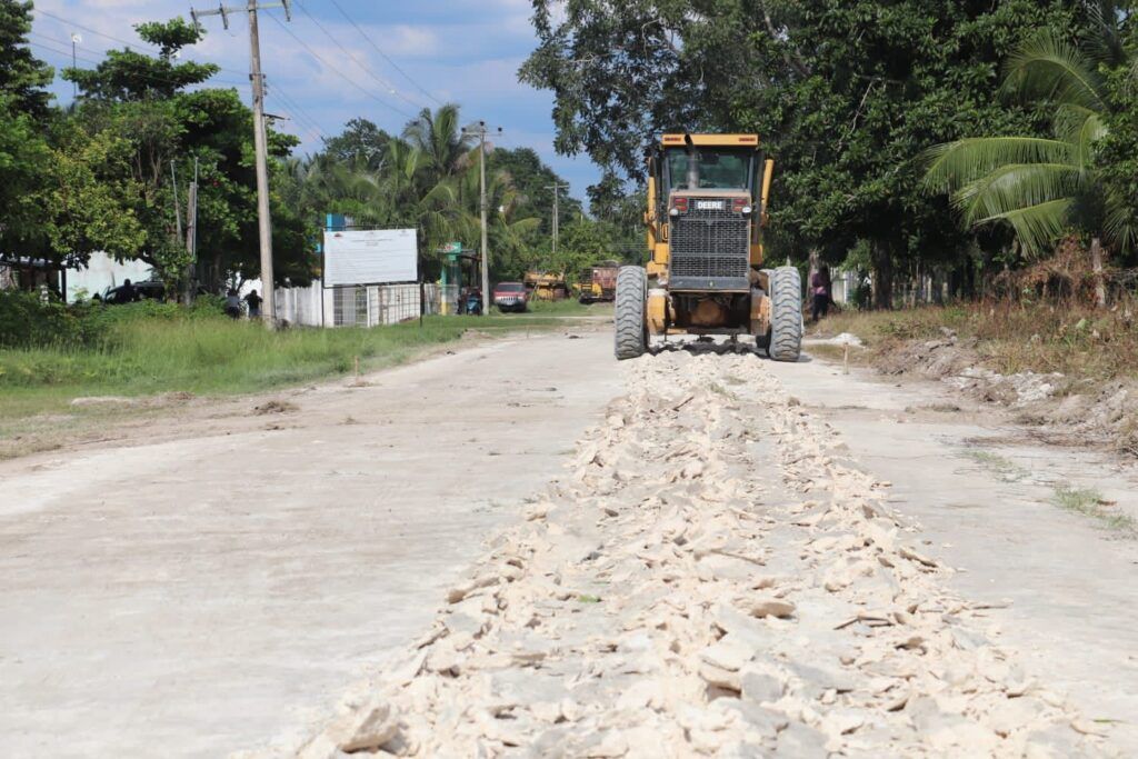 Gobierno de "Chepe" Contreras avanza con la dignificación de calles en Bacalar