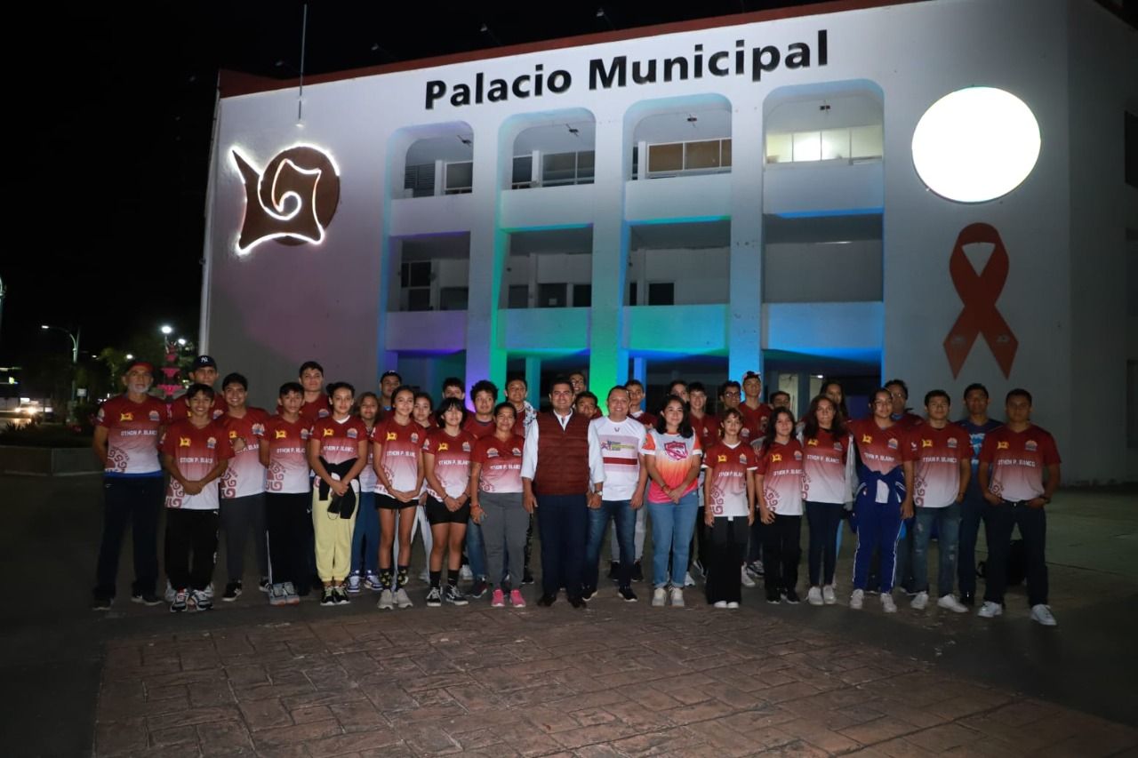 Dan banderazo al selectivo de natación representativo de Othón P. Blanco