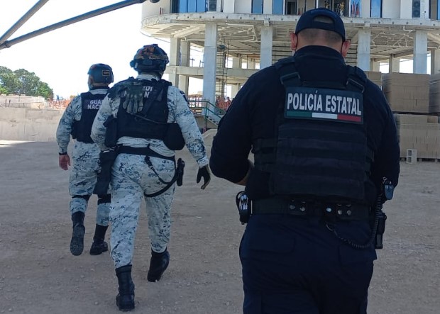 Detienen a extranjero por homicidio calificado en Tulum.