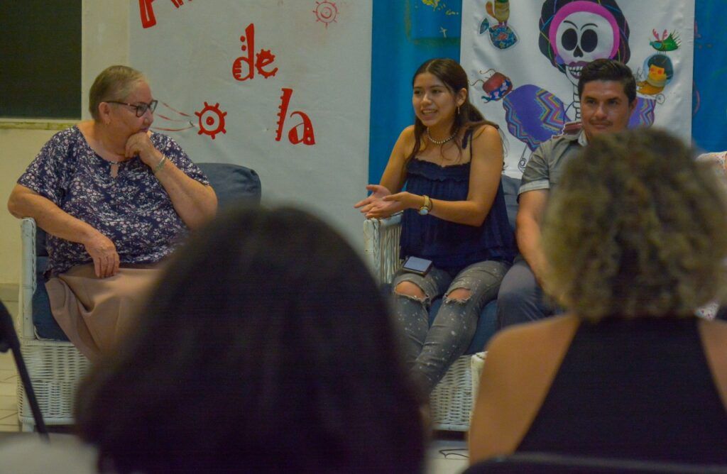 Realizan encuentro de escritores del sur “A la orilla del cielo”