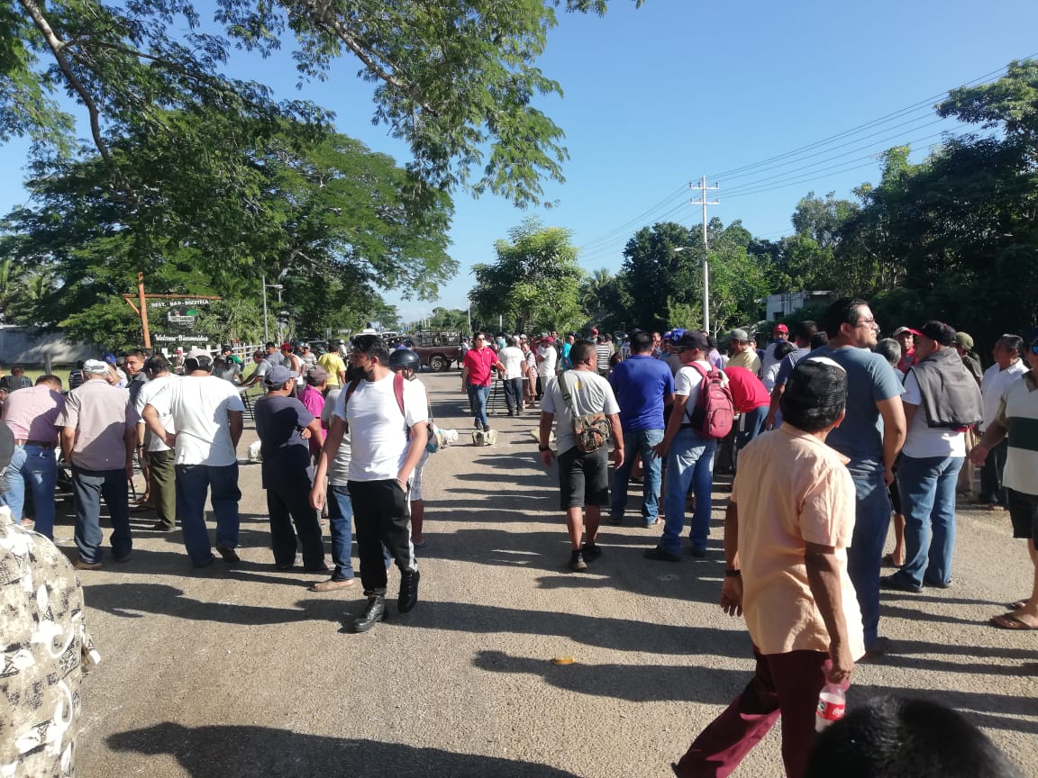 Ejidatarios de Kantunilkín toman instalaciones de CFE y bloquean carreteras, exigen pago de uso de tierras