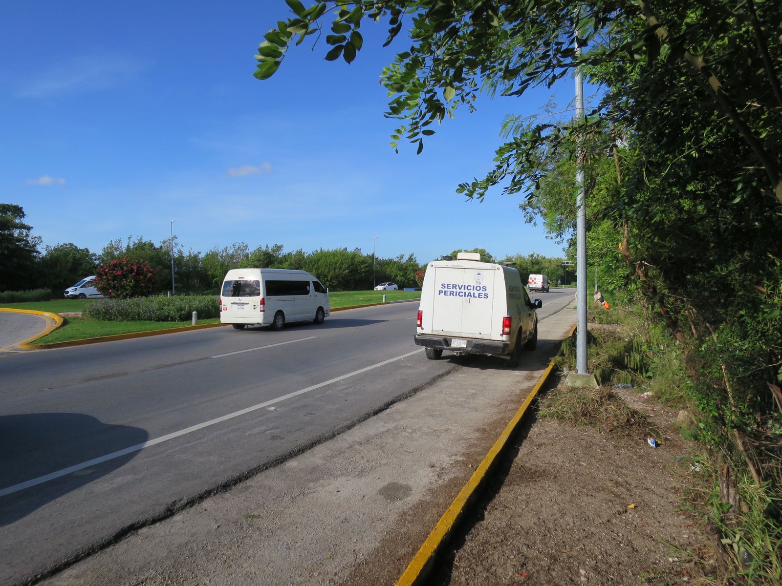 Abandonan cadáver de joven maniatado en la Zona Hotelera de Cancún