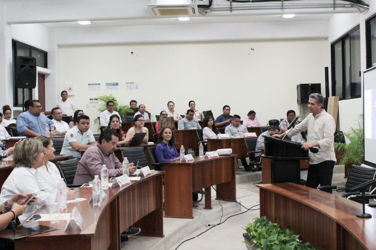 Capacita SECOES a funcionarios para transitar hacia gobiernos abiertos en los 11 municipios