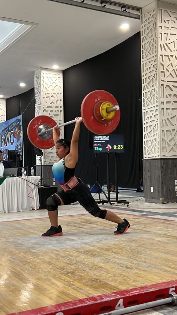 Cosechan medallas pesistas quintanarroenses en el tradicional Torneo del Pavo