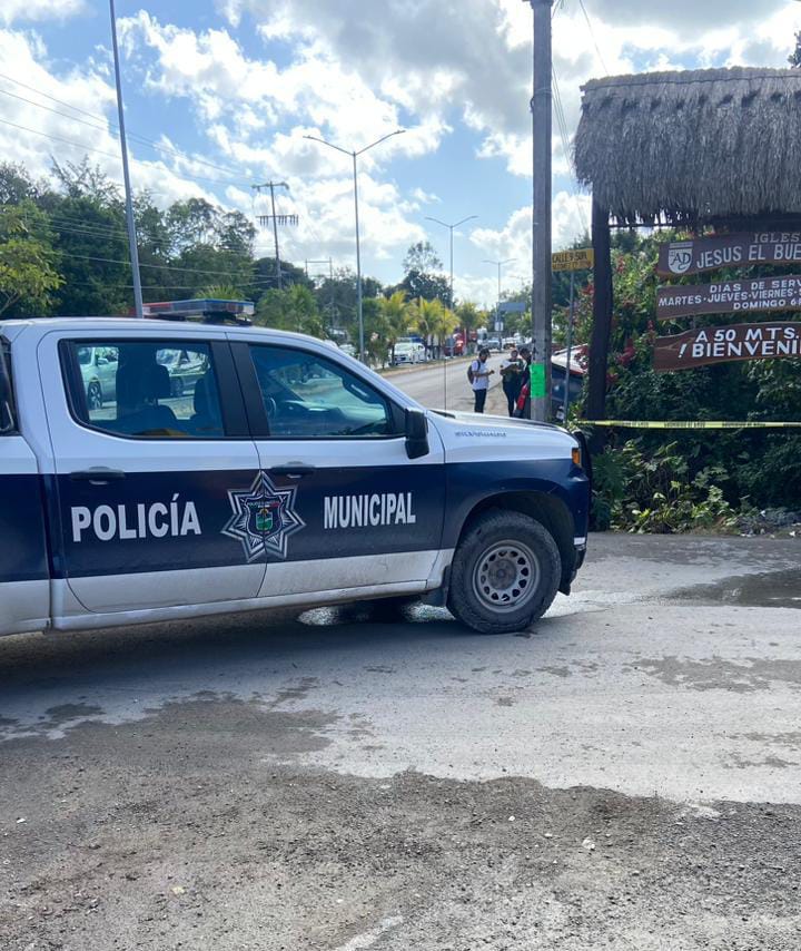 Asalto a una camioneta en comunidad de Tulum deja a un hombre muerto y otro herido