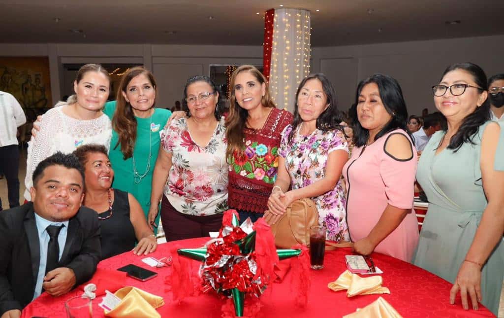 Celebra gobernadora Posada Navideña con colaboradores del DIF Quintana Roo