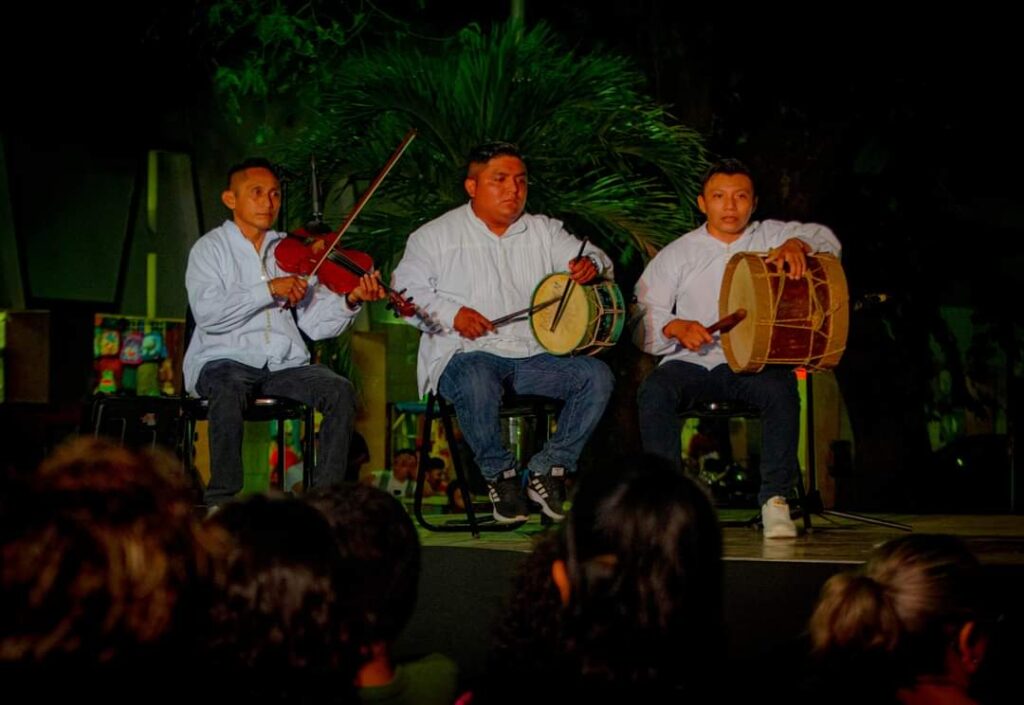 Festejan el Día Nacional de la Cultura Maya