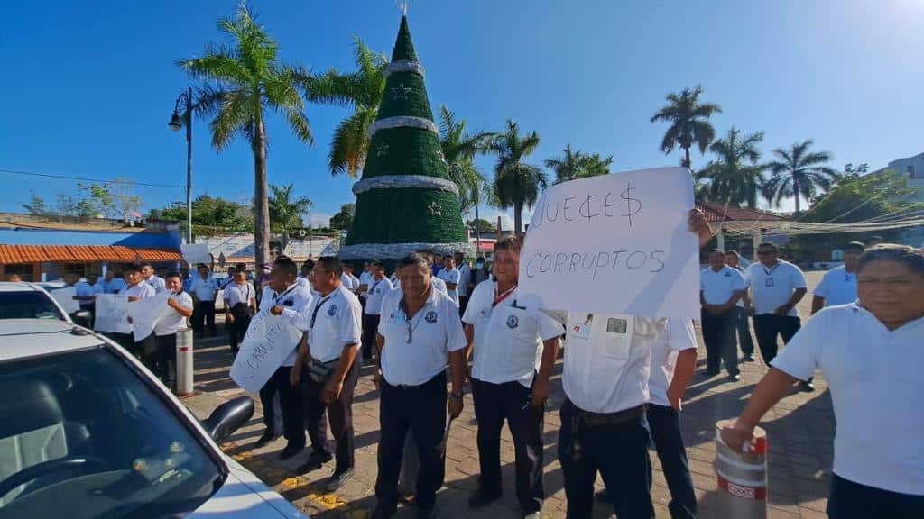 Taxistas de Felipe Carrillo Puerto agreden a policías