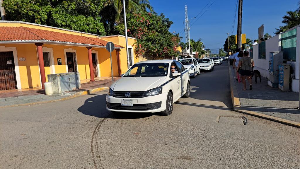 Taxistas de Felipe Carrillo Puerto agreden a policías