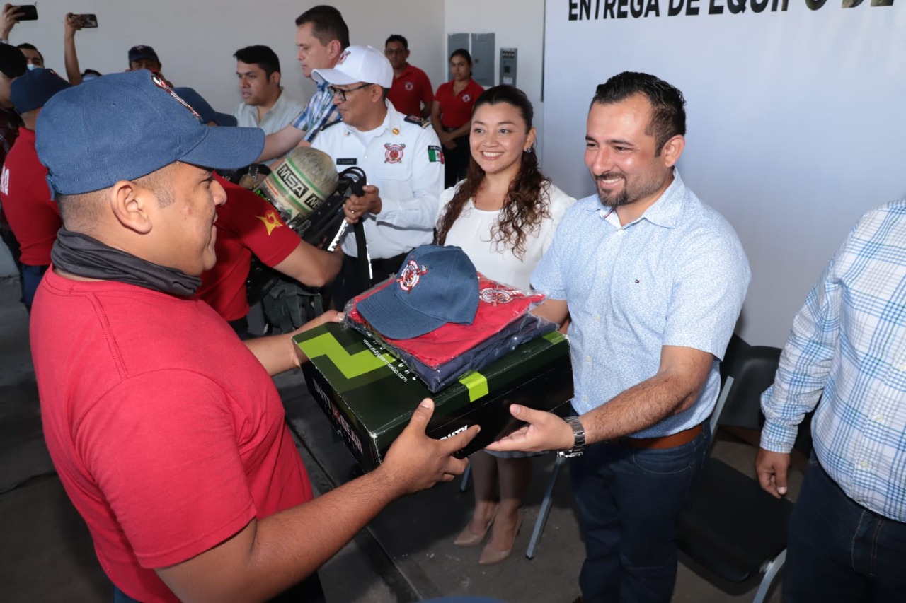 Refuerzan labor de bomberos de OPB