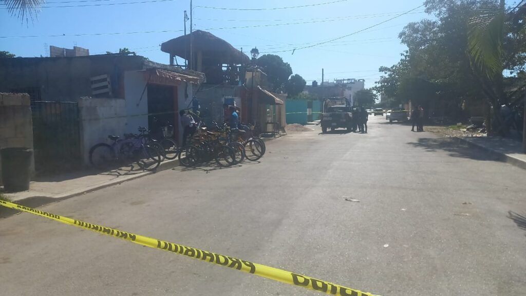 Balean a un hombre en un taller de bicicletas en Playa del Carmen