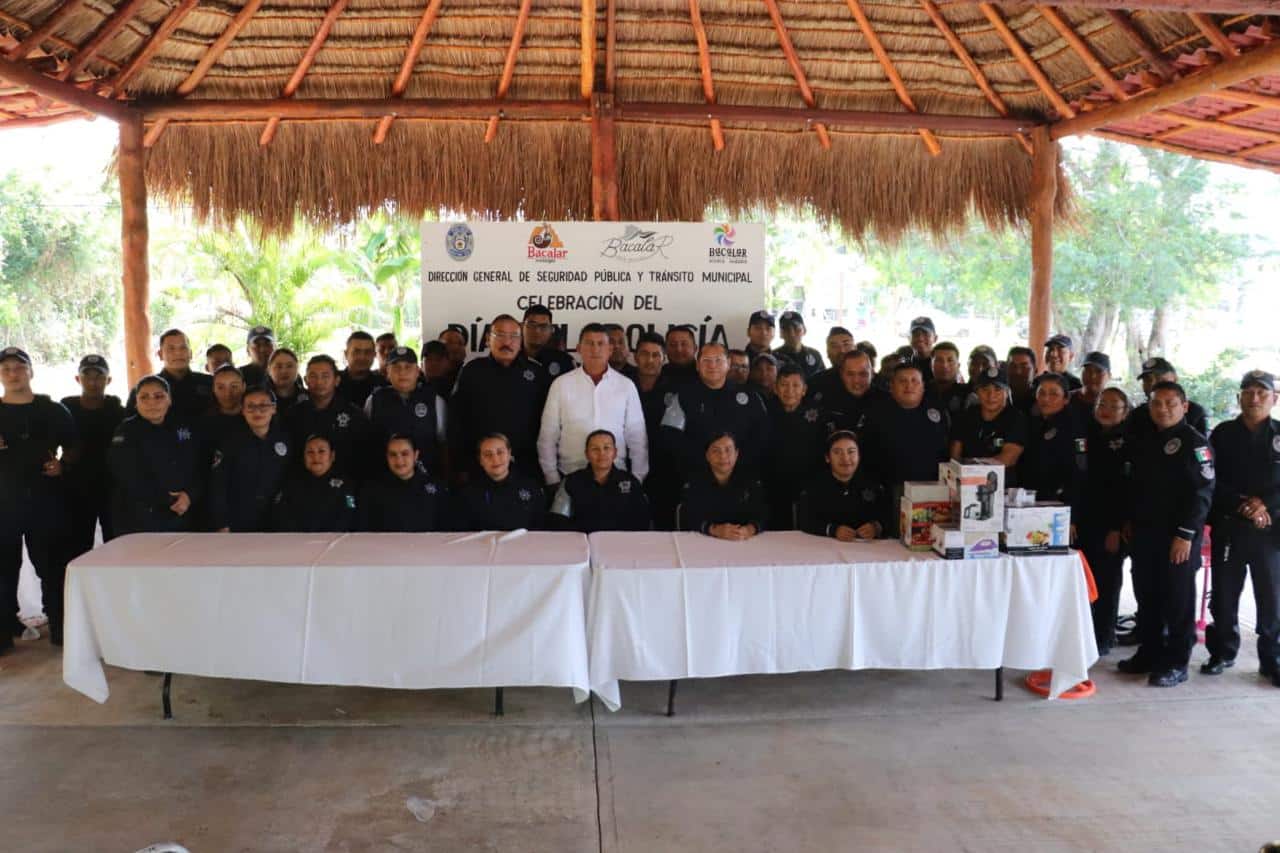 “Chepe” Contreras dignifica a los policías de Bacalar