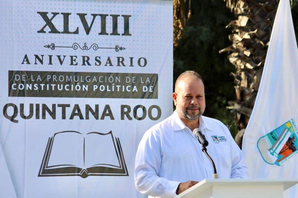 Conmemora Puerto Morelos 48 aniversario de la Constitución del Estado