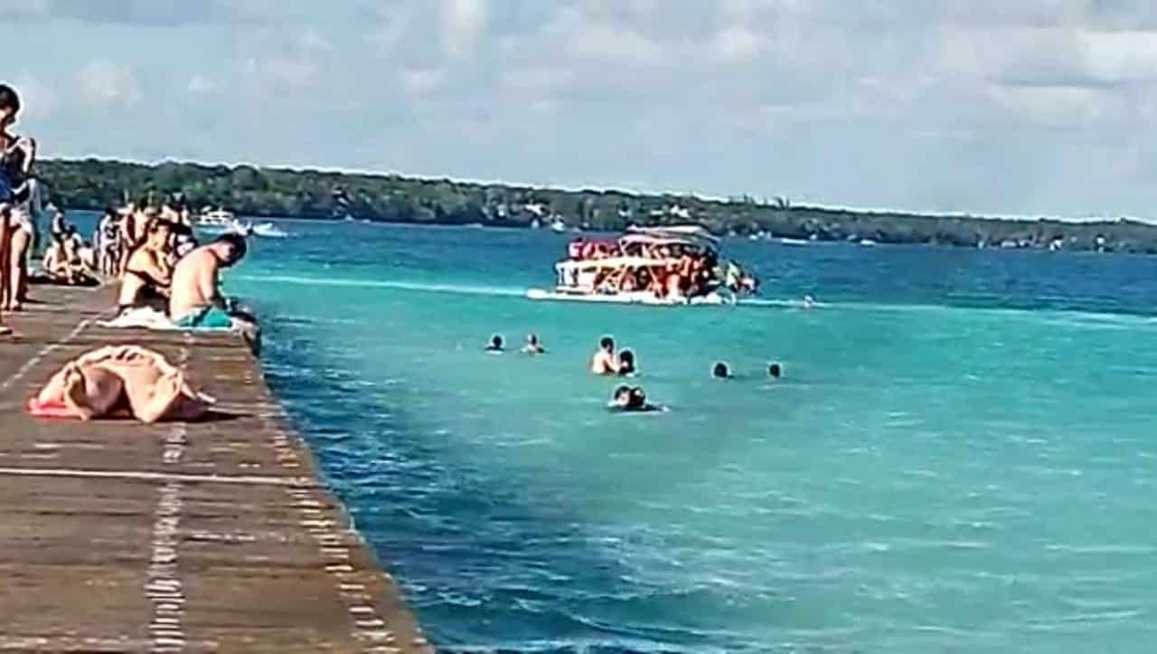 Se hunde embarcación en la laguna de Bacalar, por exceso de pasajeros