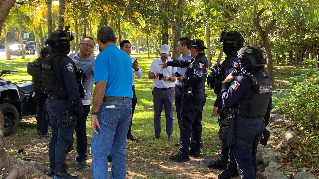 Obstruyen taxistas el Bolulevard Kukulcán