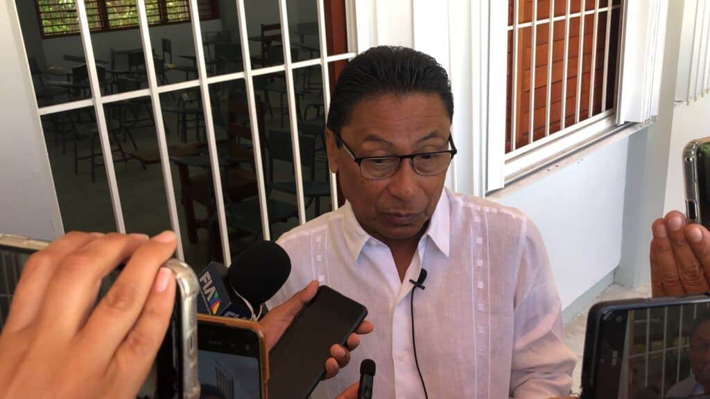 Ante falta de preparatorias en Quintana Roo, plantean usar dinero de los niveles básico y superior