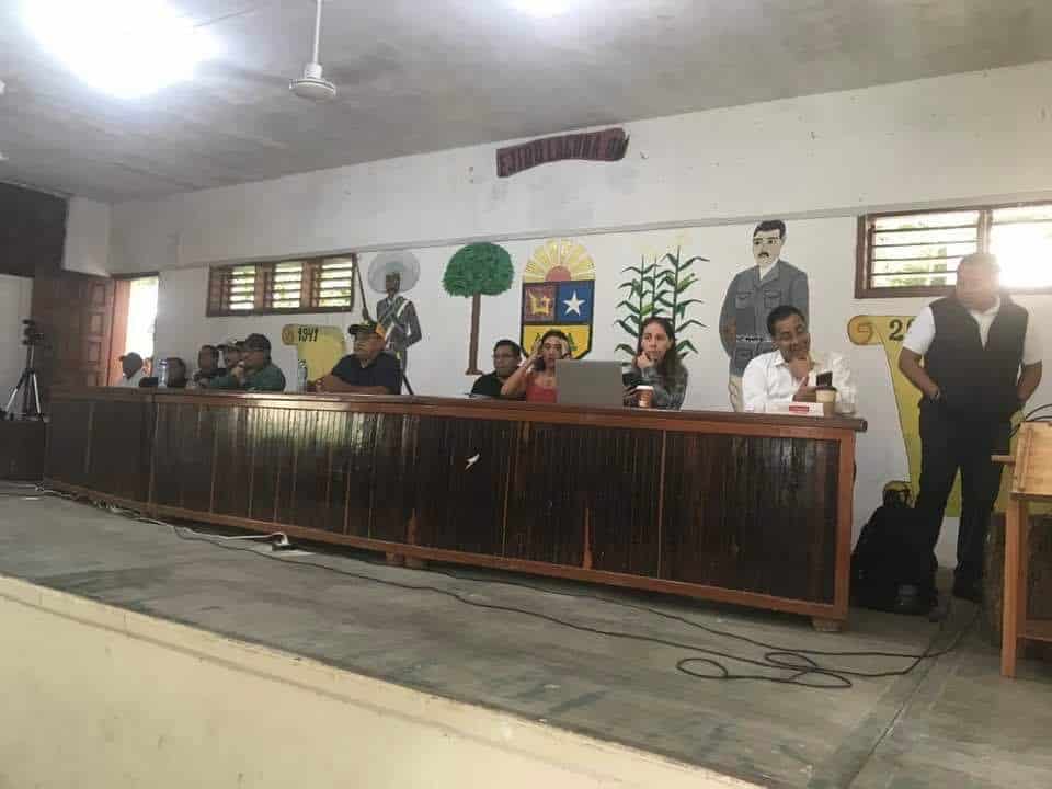 Ejidatarios de la Laguna Om suspenden asamblea tras negarse a reubicación del paradero del Tren Maya