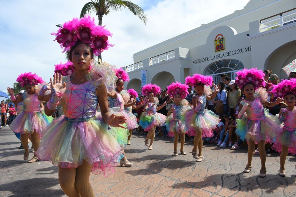 Invitan al “Domingo de Comparsas” en Cozumel