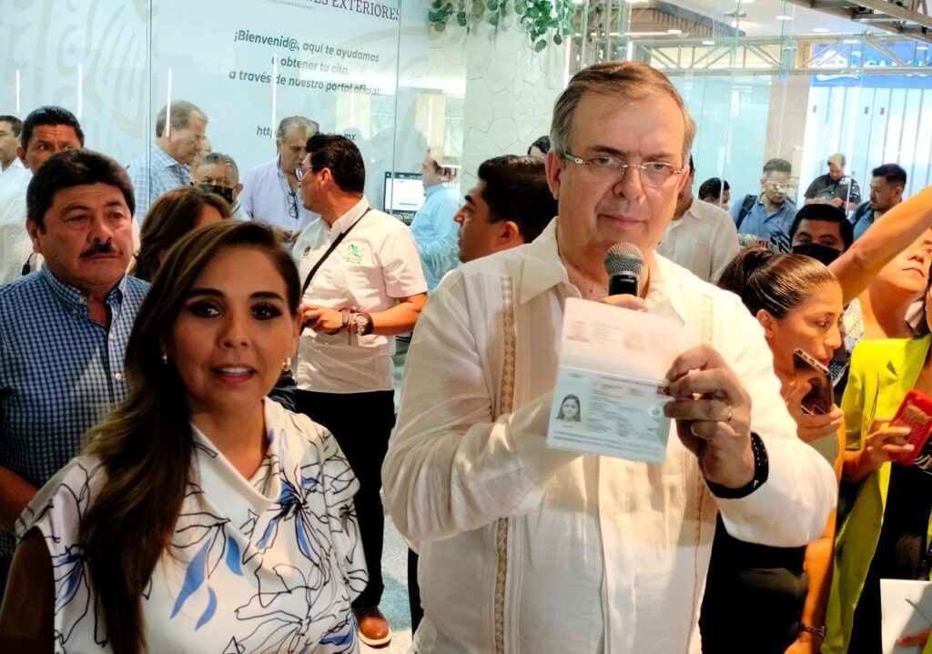 Inaugura Marcelo Ebrard oficina de SRE en Cancún y refrenda su interés por la presidencia