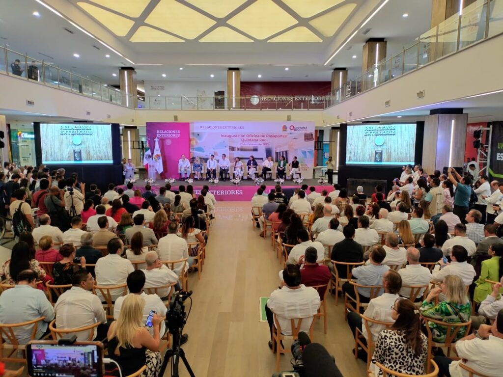 Inaugura Marcelo Ebrard oficina de SRE en Cancún y refrenda su interés por la presidencia