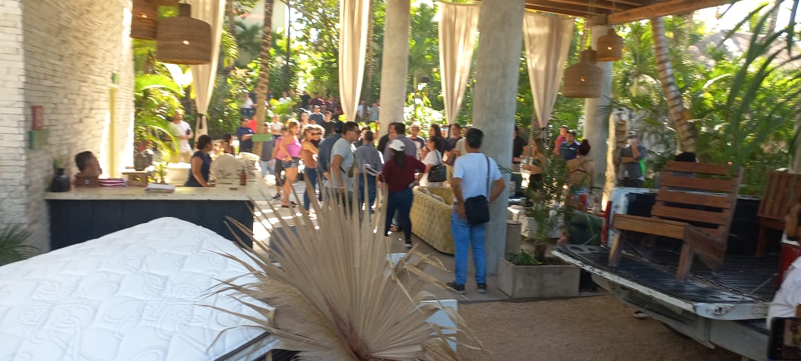 Intentan desalojar varios centros de hospedaje en la zona costera de Tulum