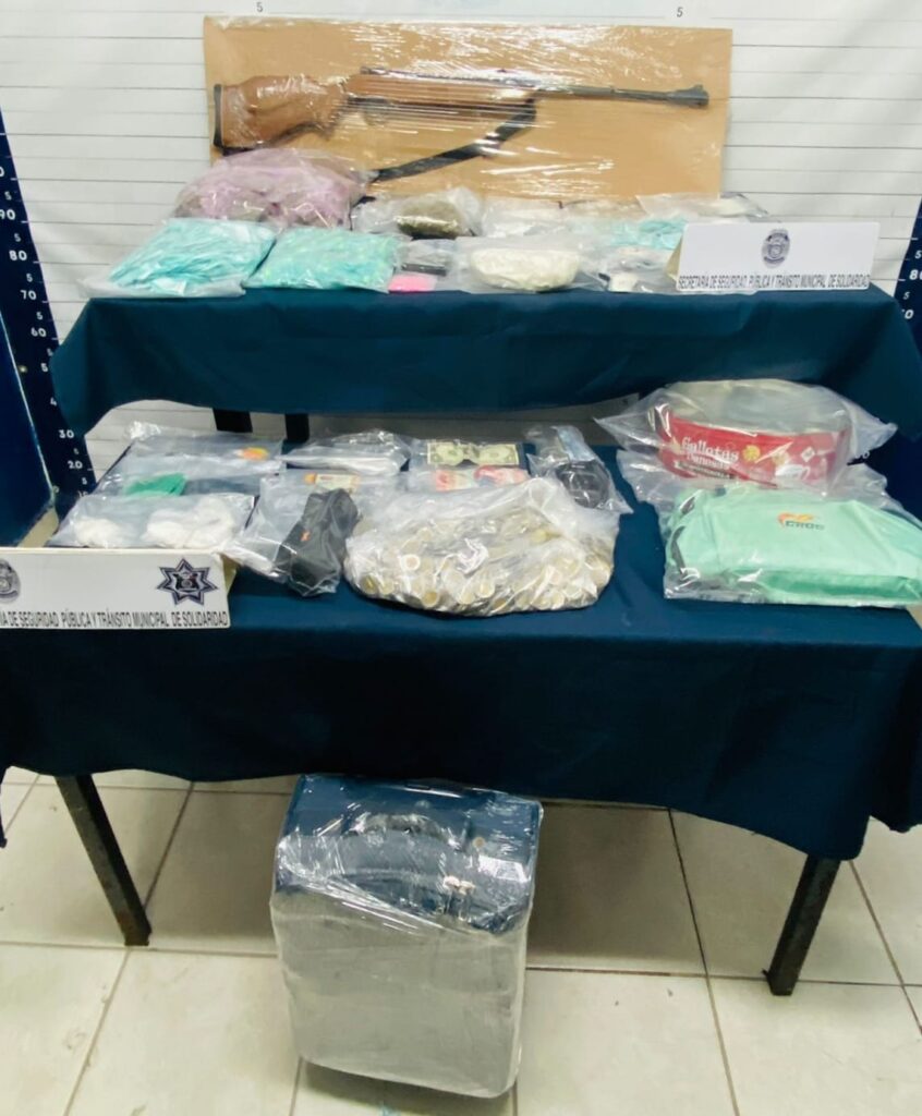 Aseguran más de 2 mil dosis de droga, un arma y efectivo en 'Animalia'