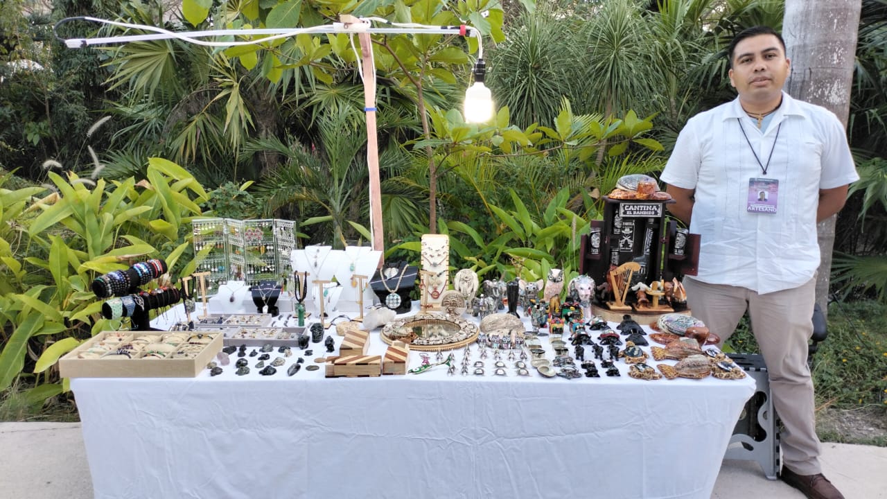 Crece participación de artesanos de Puerto Morelos en desarrollos turísticos
