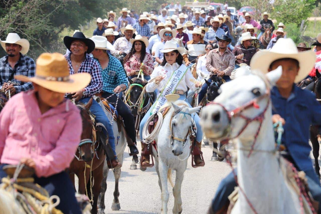 Festejan en grande el 40 aniversario de la comunidad Miguel Alemán