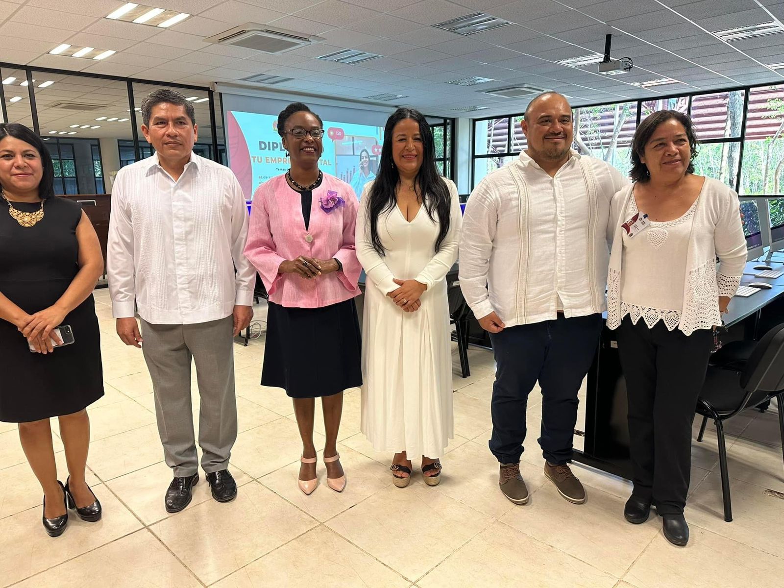 Fortalecen la formación empresarial de las mujeres