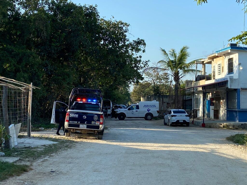 Hallan cadáver envuelto en un impermeable en la colonia 'El Pedregal' de Cancún