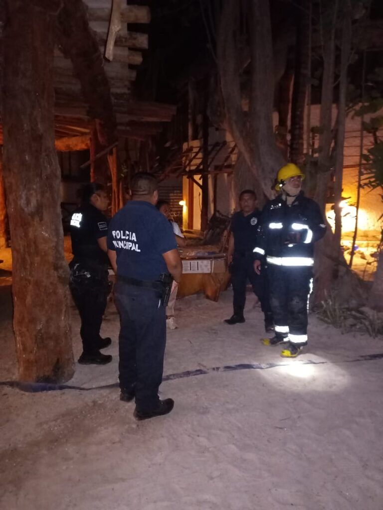 Sufre incendio, otra vez, el hotel  'Mawinmbi' de la isla de Holbox 