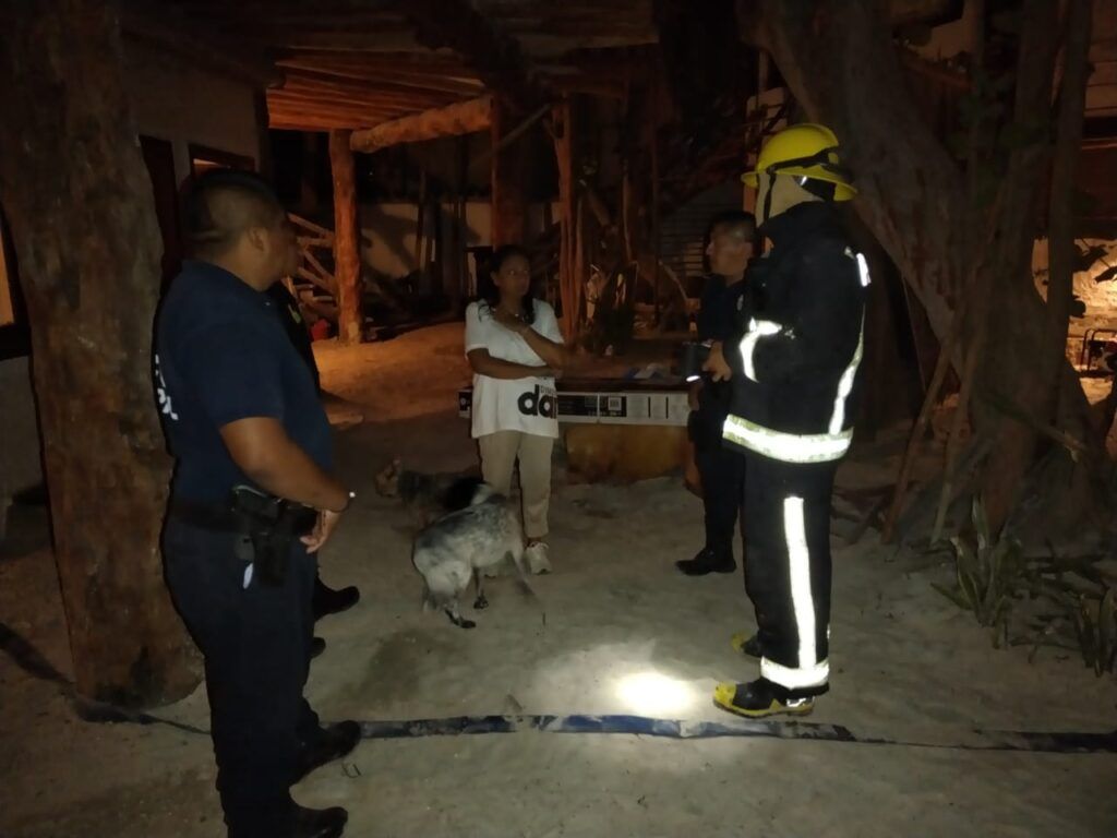 Sufre incendio, otra vez, el hotel  'Mawinmbi' de la isla de Holbox 