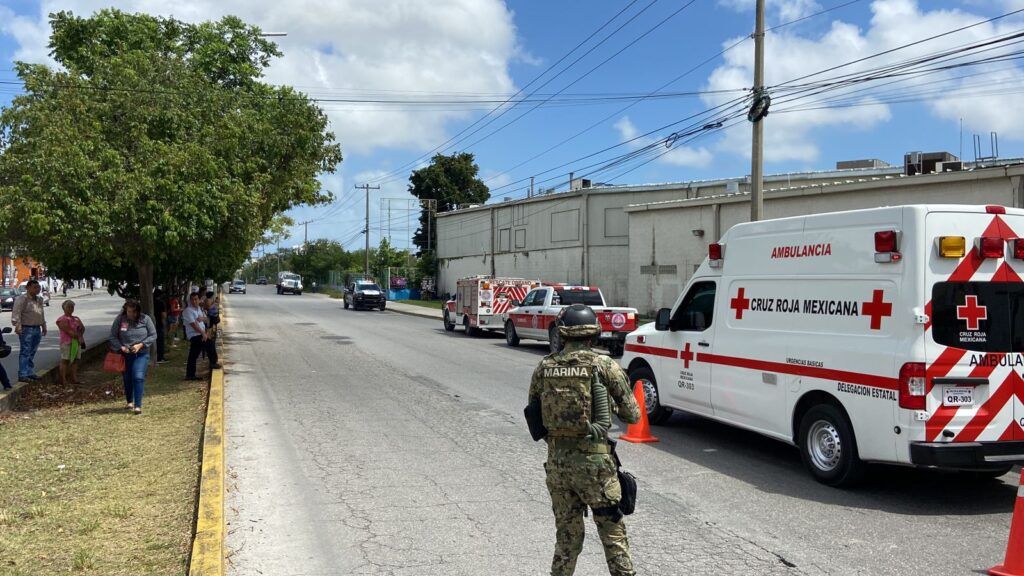 Incendio consume sucursal de Coppel de la Región 512 de Cancún