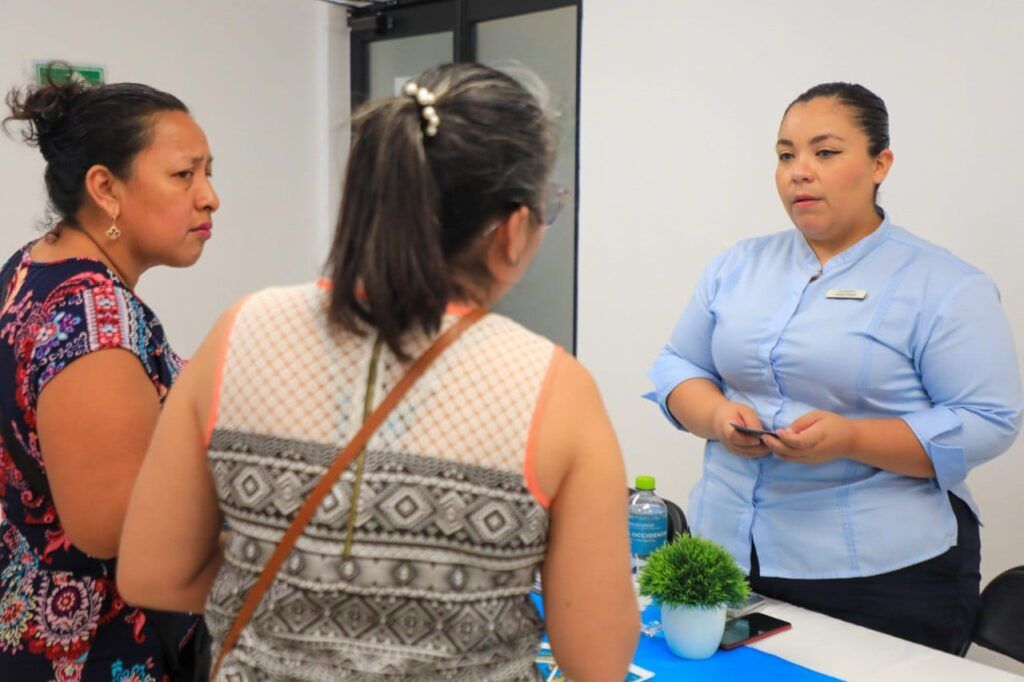 Lili Campos impulsa a las mujeres para tener trabajos dignos