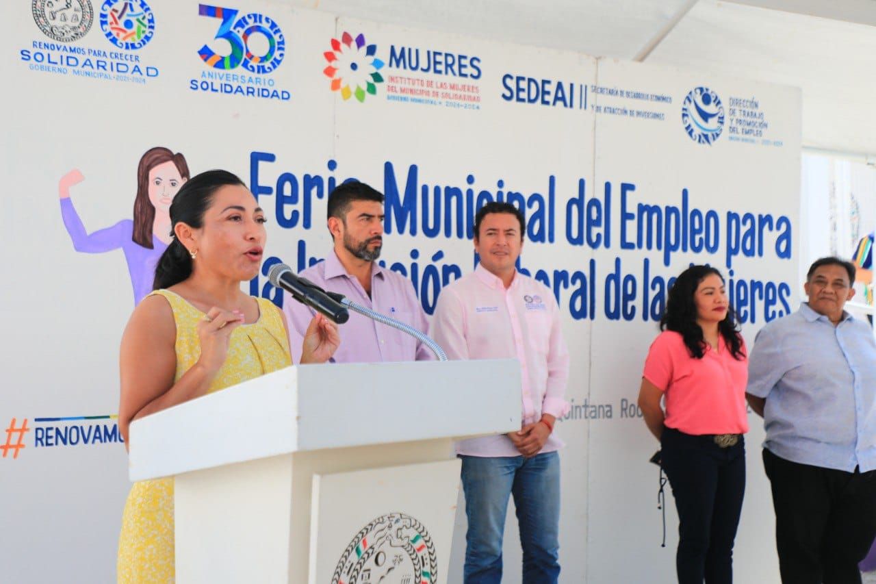 Lili Campos impulsa a las mujeres para tener trabajos dignos