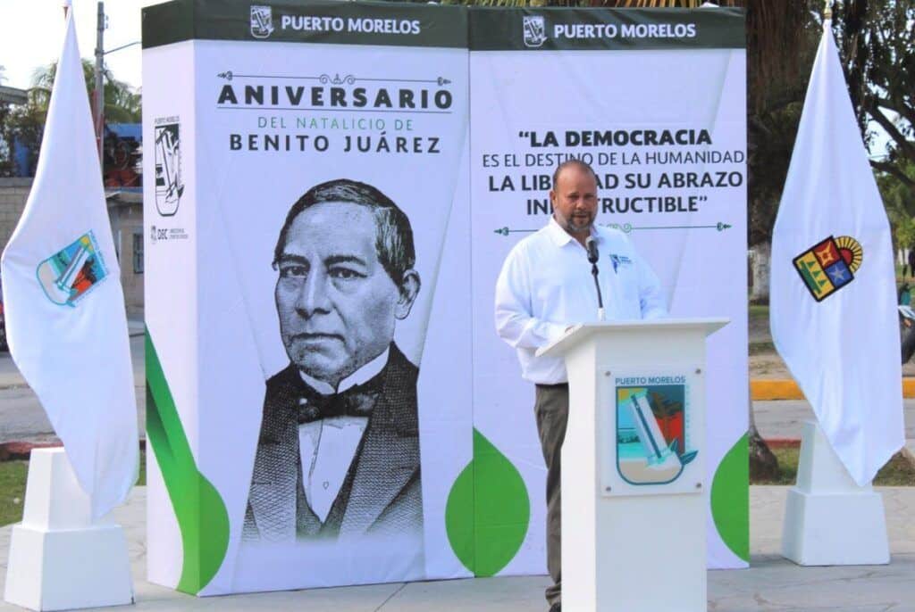 Conmemora gobierno de Puerto Morelos el CCXVII aniversario del natalicio de Benito Juárez