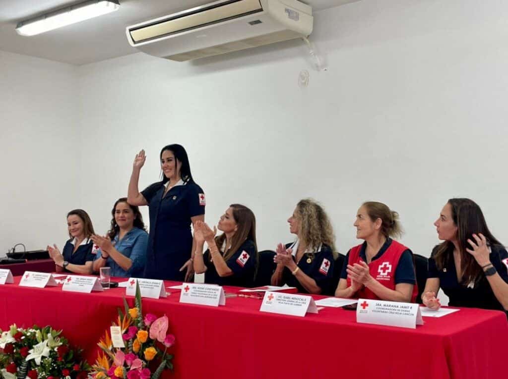 Toma protesta Brenda Amaro como Presidente de las Damas Voluntarias de la Cruz Roja Playa del Carmen