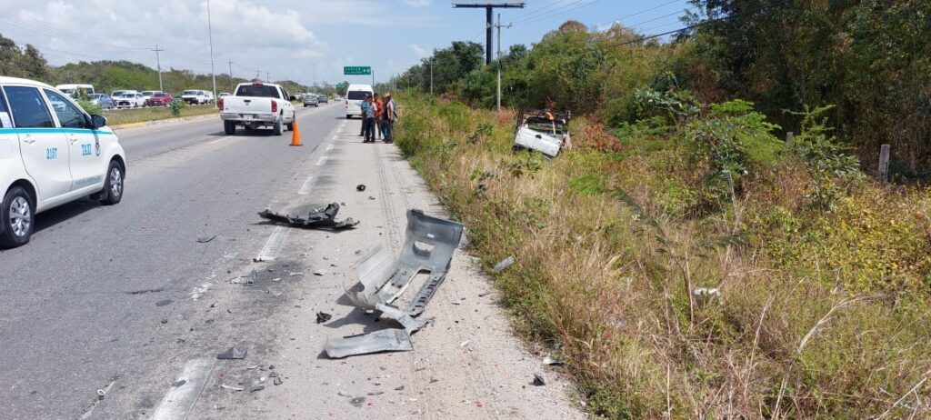 Un lesionado y múltiples daños materiales, saldo de dos choques simultáneos en Playa del Carmen