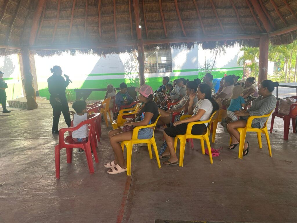 Brinda Gobierno de Puerto Morelos orientación permanente a mujeres del municipio