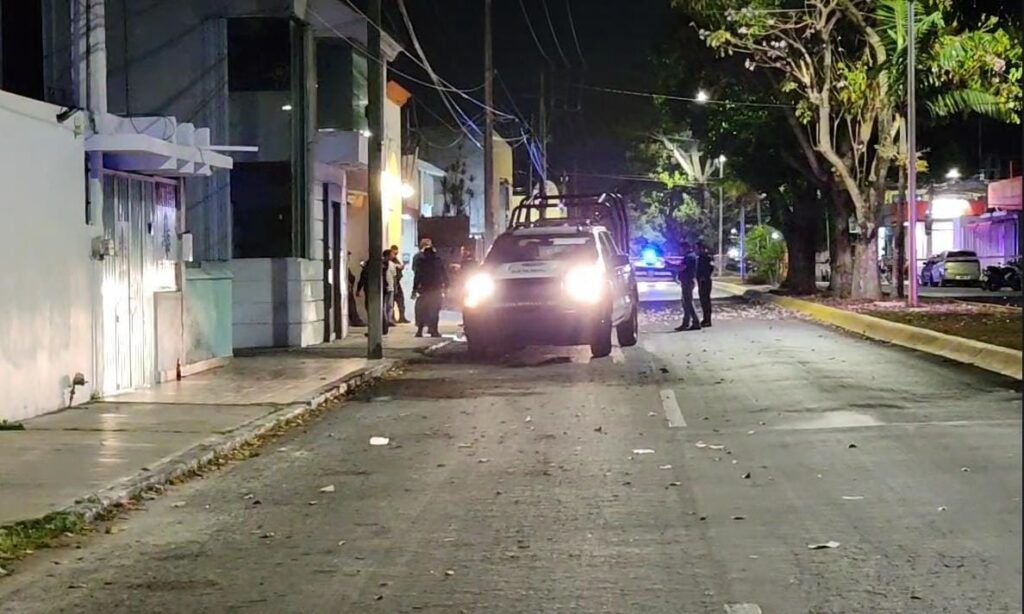 Deja tres lesionados ataque armado contra bar céntrico de Cozumel