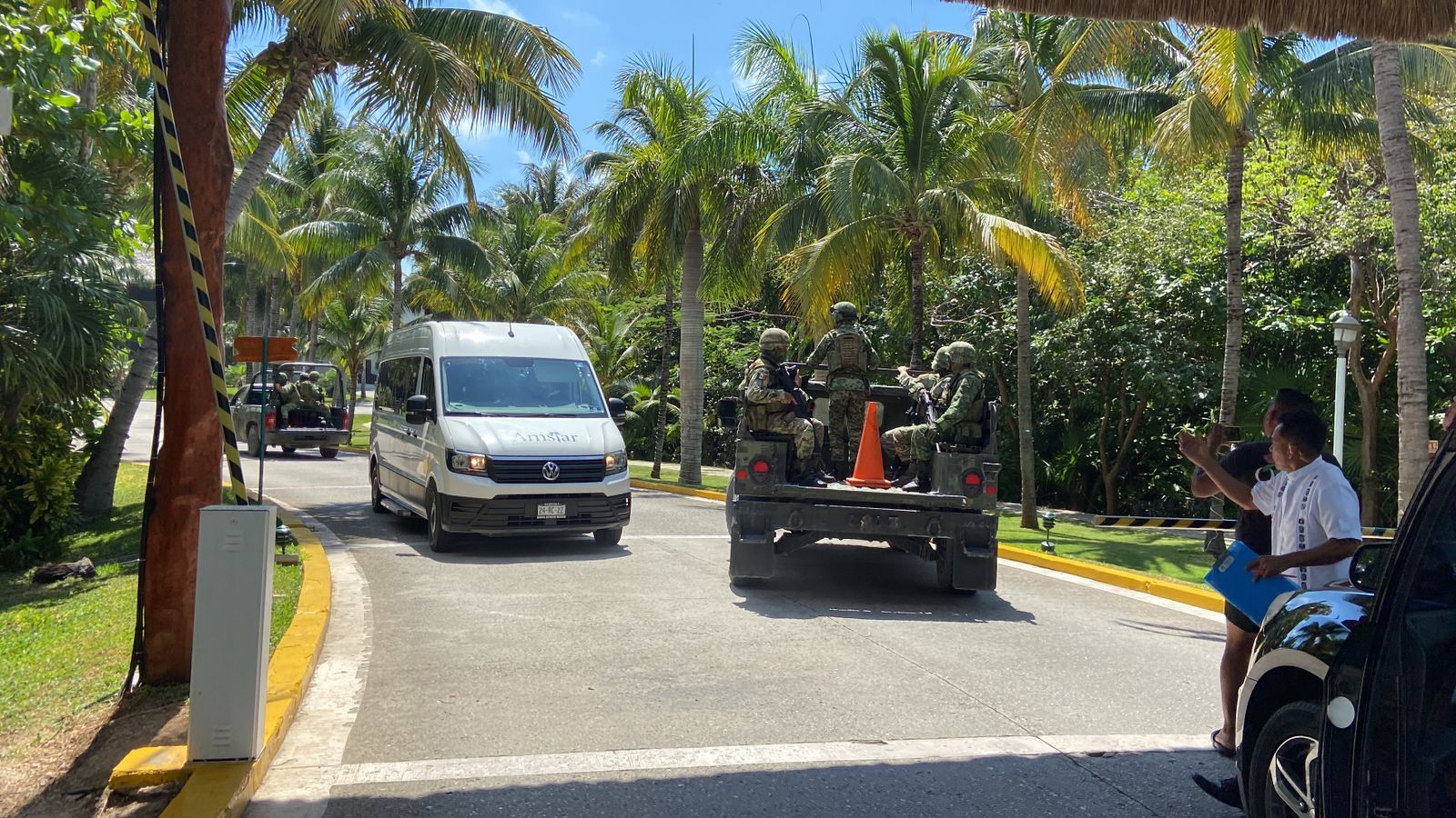 Ejecutan a tres personas frente al hotel Fiesta Americana Condesa de la Zona Hotelera de Cancún