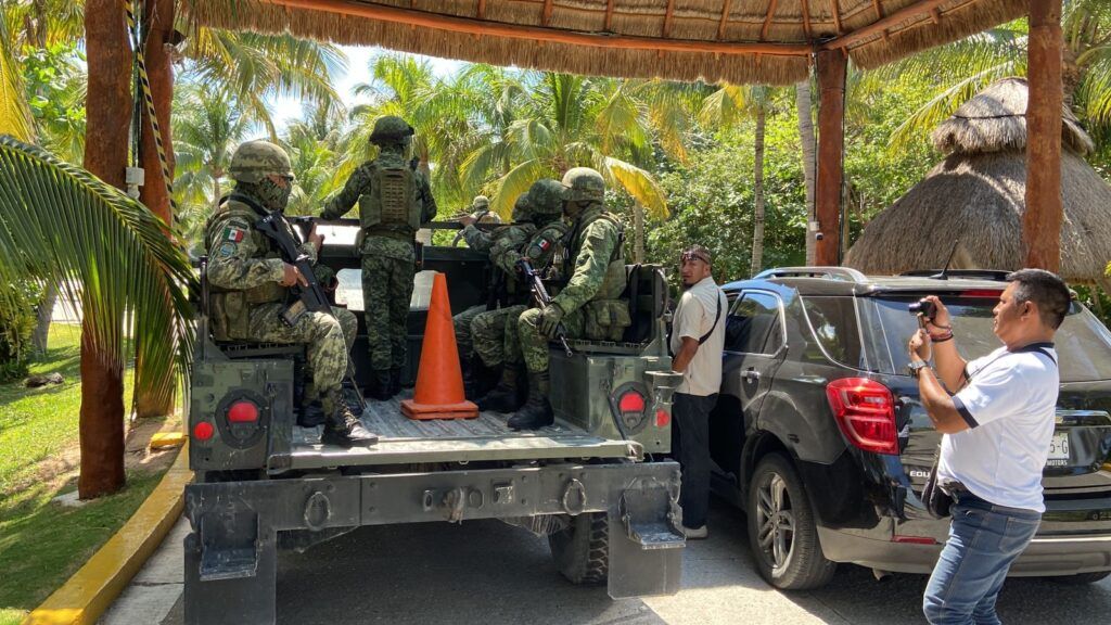 Ejecutan a tres personas frente al hotel Fiesta Americana Condesa de la Zona Hotelera de Cancún