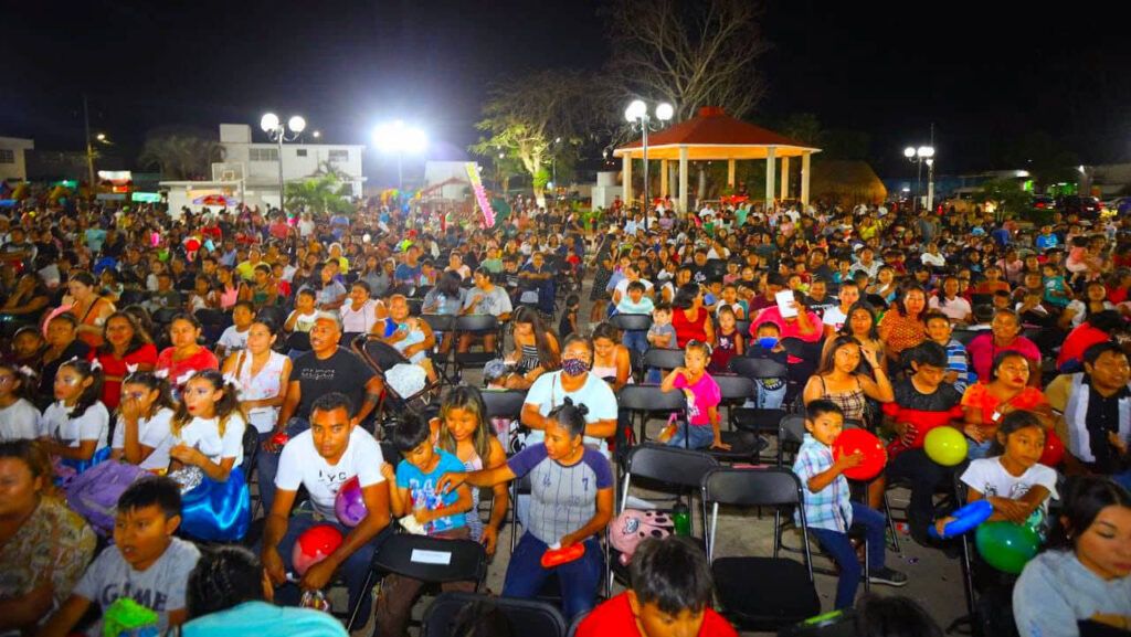 Encabeza Blanca Merari multitudinario festival del Día del niño y de la niña