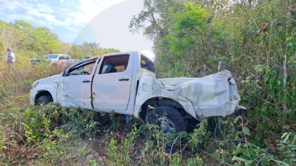 Vuelca vehículo que transportaba a trabajadores del Tren Maya