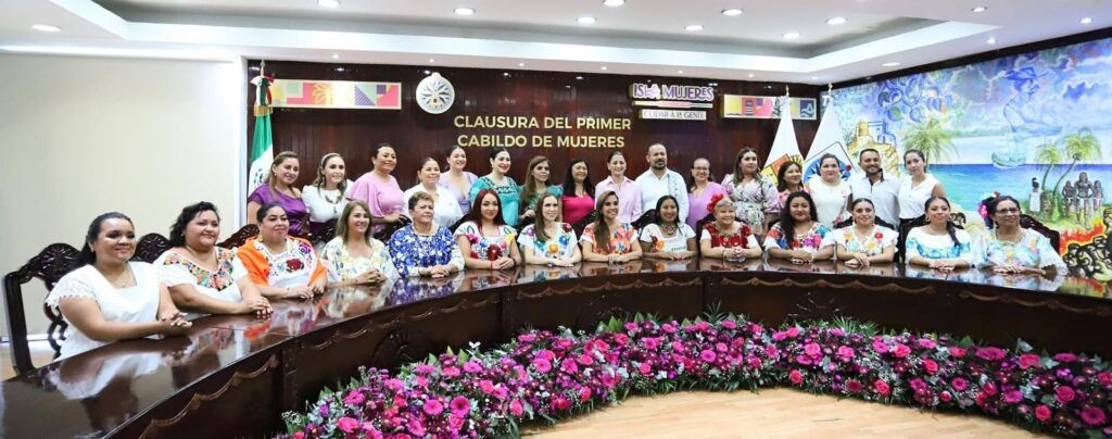 Clausura GOBERNADORA Primer Cabildo de Mujeres y toma protesta a Mujeres Embajadoras por la Paz